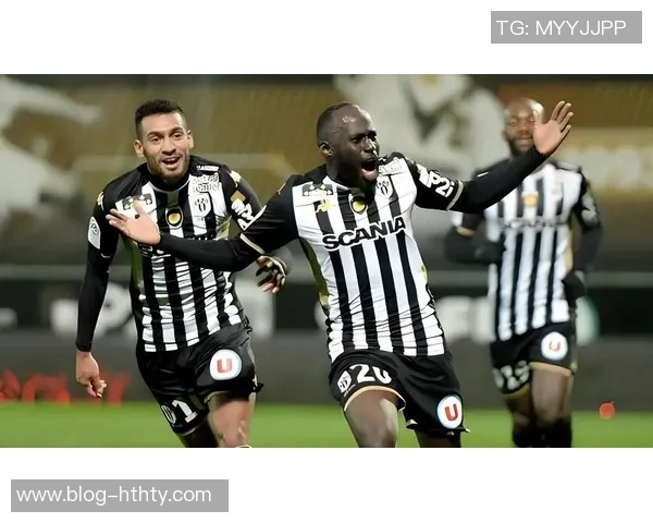 法甲分析：巴黎圣日耳曼轻松战胜洛里昂马赛主场顺利取胜